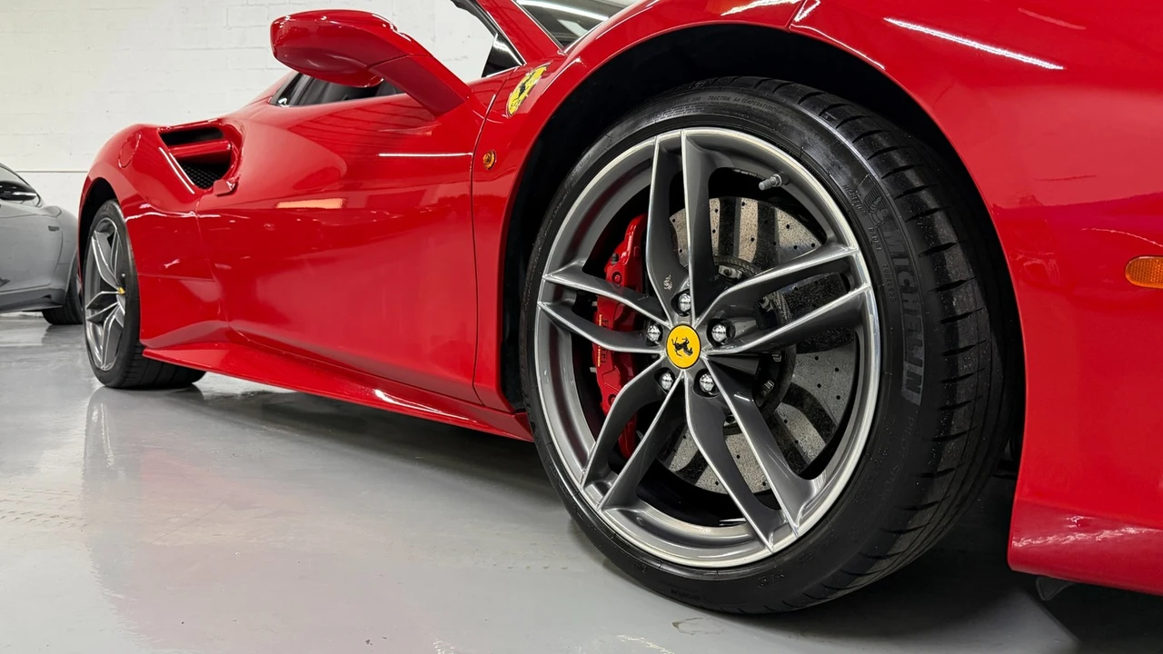 2019 Ferrari 488 - Image 10 of 31