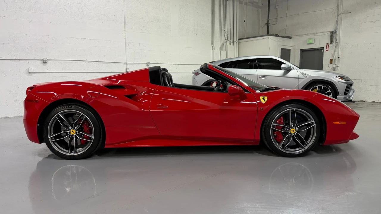 2019 Ferrari 488 - Image 11 of 31