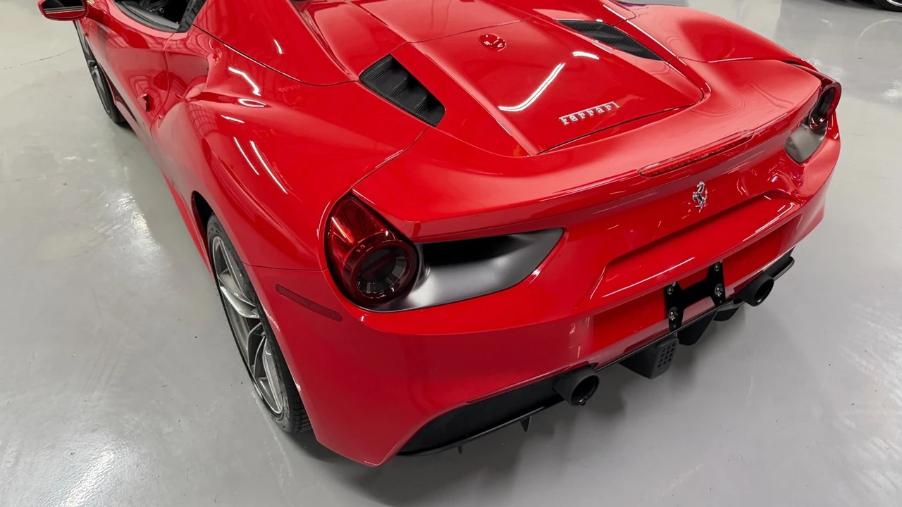 2019 Ferrari 488 - Image 27 of 31