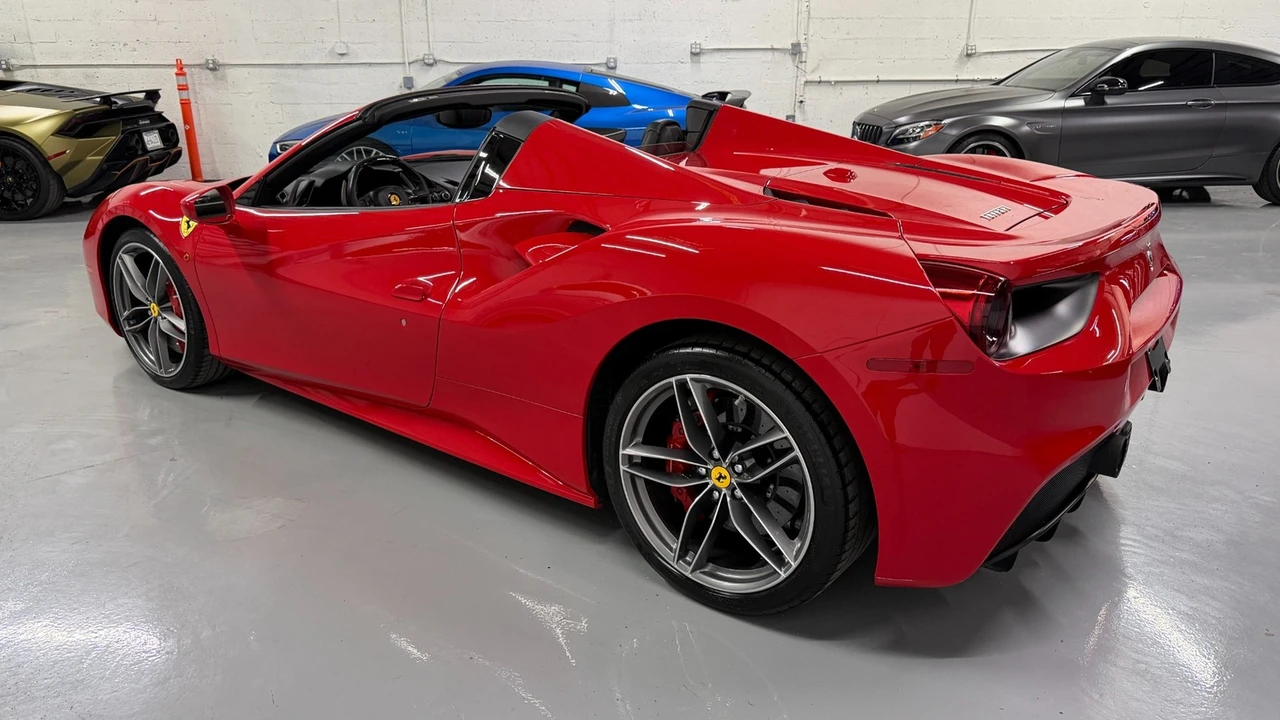 2019 Ferrari 488 - Image 28 of 31