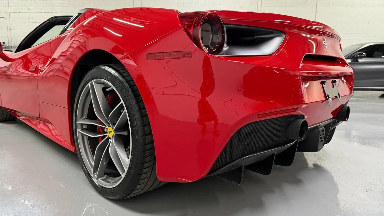 2019 Ferrari 488 - Image 26 of 31