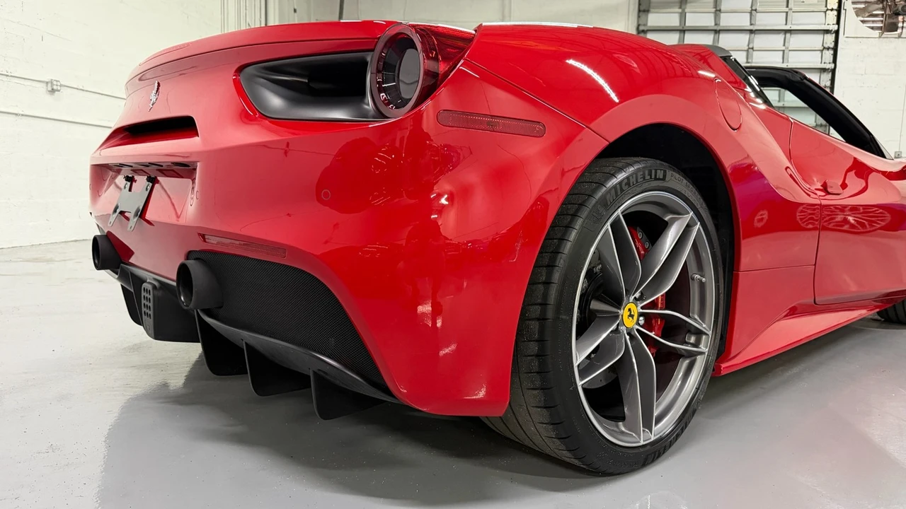 2019 Ferrari 488 - Image 19 of 31