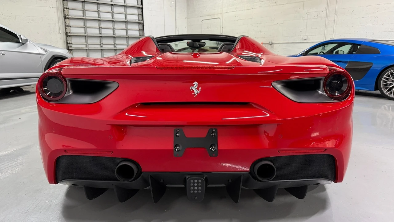 2019 Ferrari 488 - Image 24 of 31