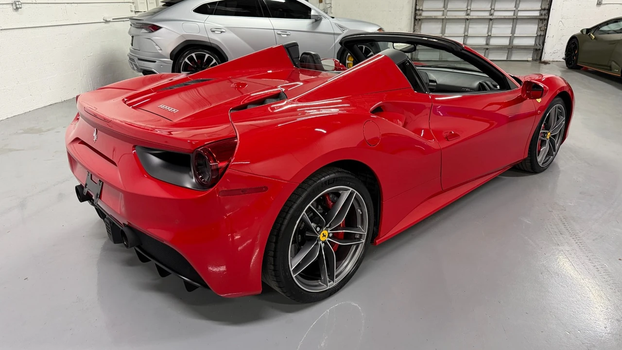 2019 Ferrari 488 - Image 16 of 31