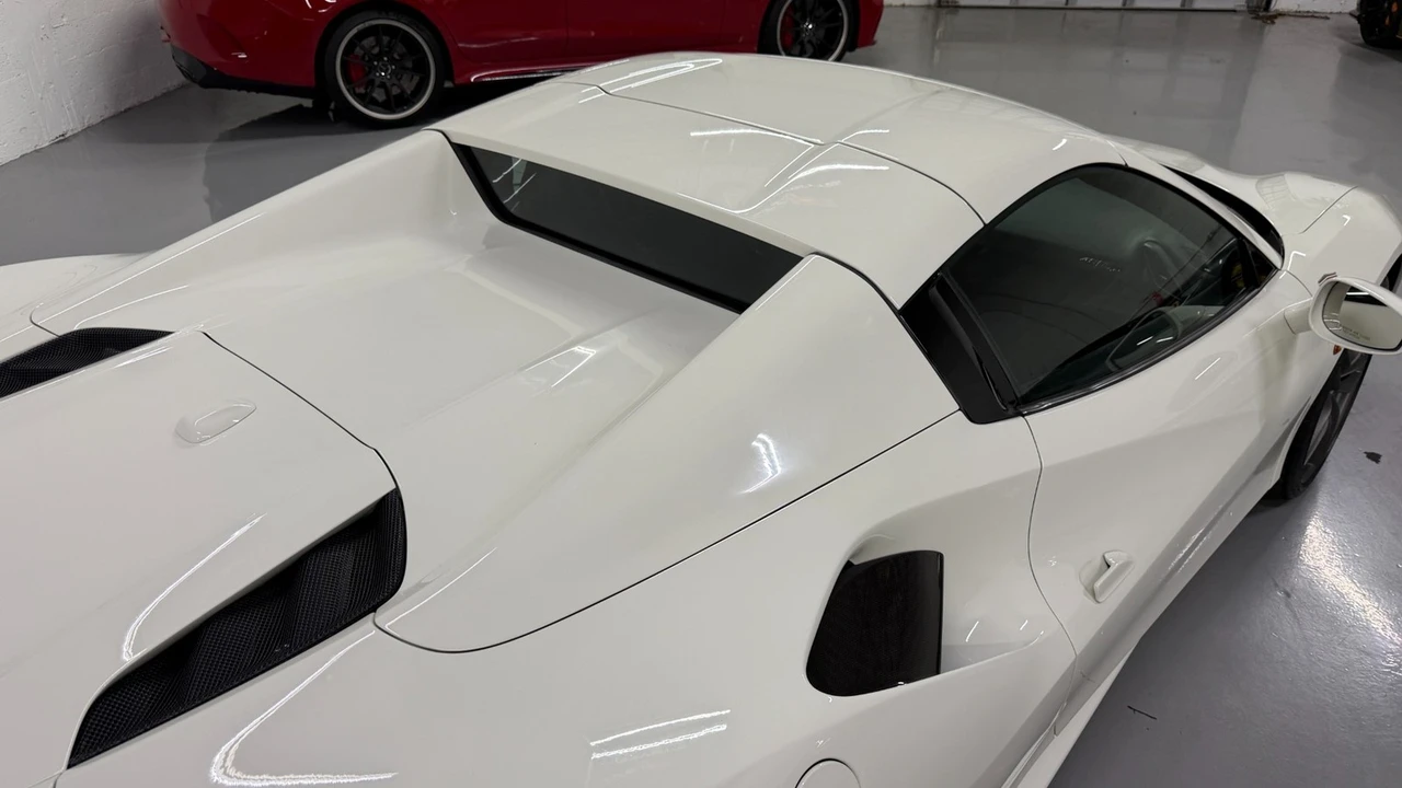 2019 Ferrari 488 Spider - Image 15 of 31