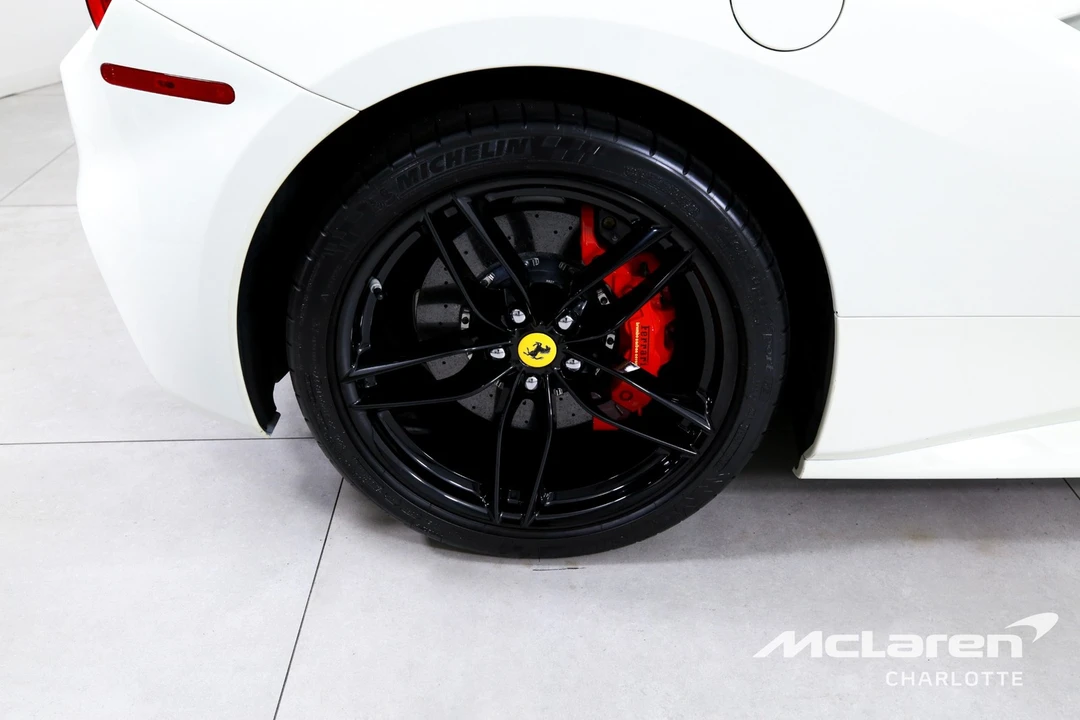2019 Ferrari 488 - Image 26 of 31