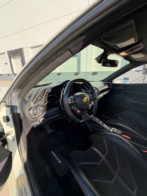 2019 Ferrari 488 - Image 17 of 31