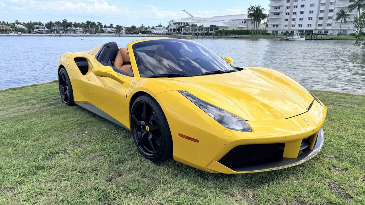 2019 Ferrari 488 - Image 3 of 16