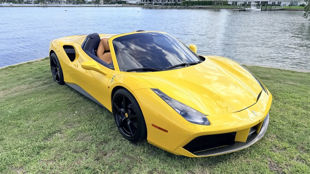 2019 Ferrari 488 - Image 4 of 16
