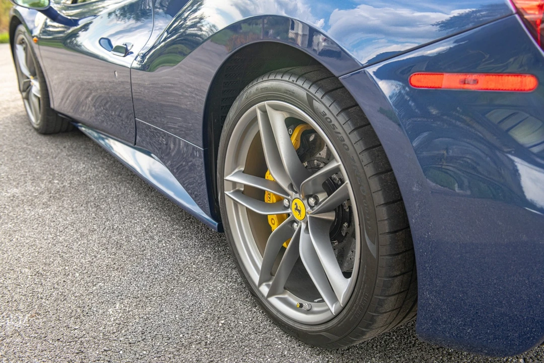 2019 Ferrari 488 - Image 27 of 31