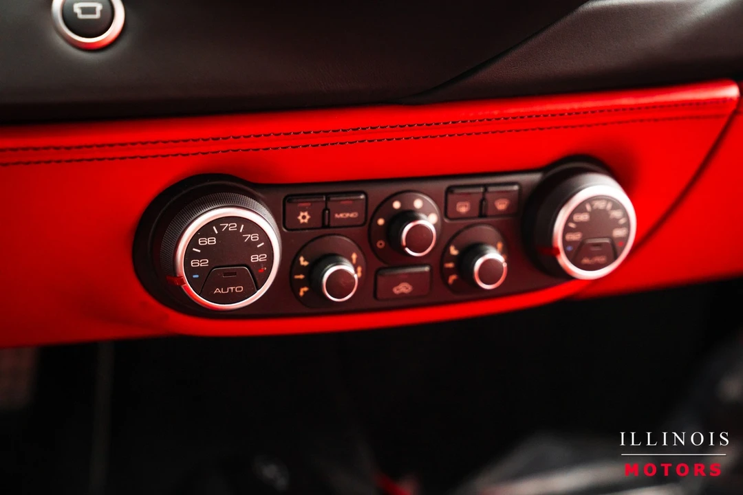 2019 Ferrari 488 - Image 27 of 31