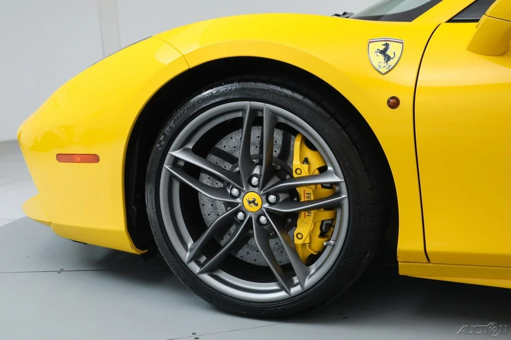 2019 Ferrari 488 - Image 17 of 21