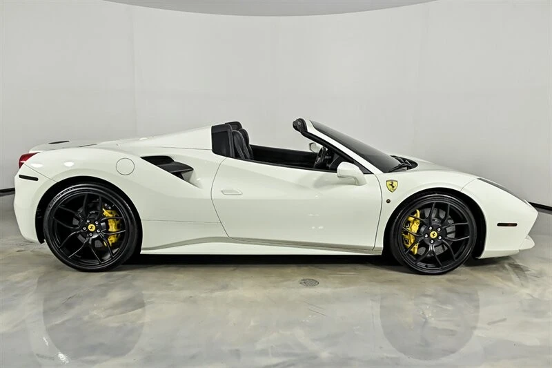 2019 Ferrari 488 - Image 12 of 31