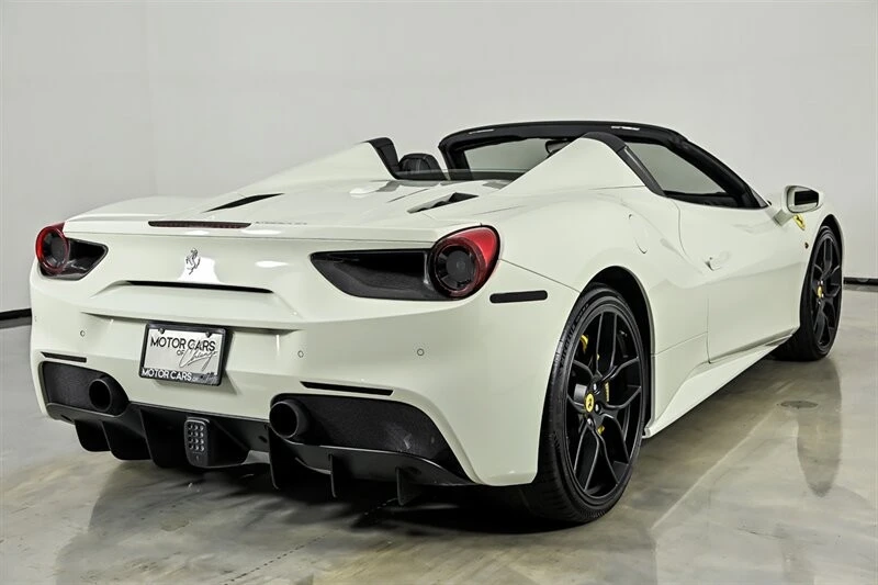 2019 Ferrari 488 - Image 11 of 31