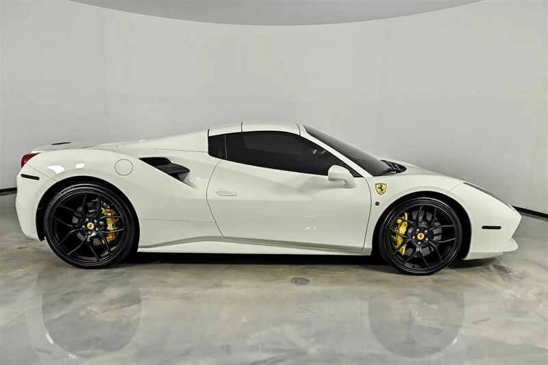 2019 Ferrari 488 - Image 16 of 31
