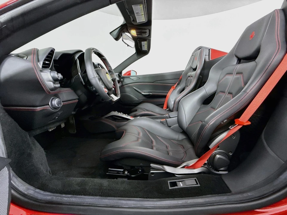 2019 Ferrari 488 - Image 11 of 31