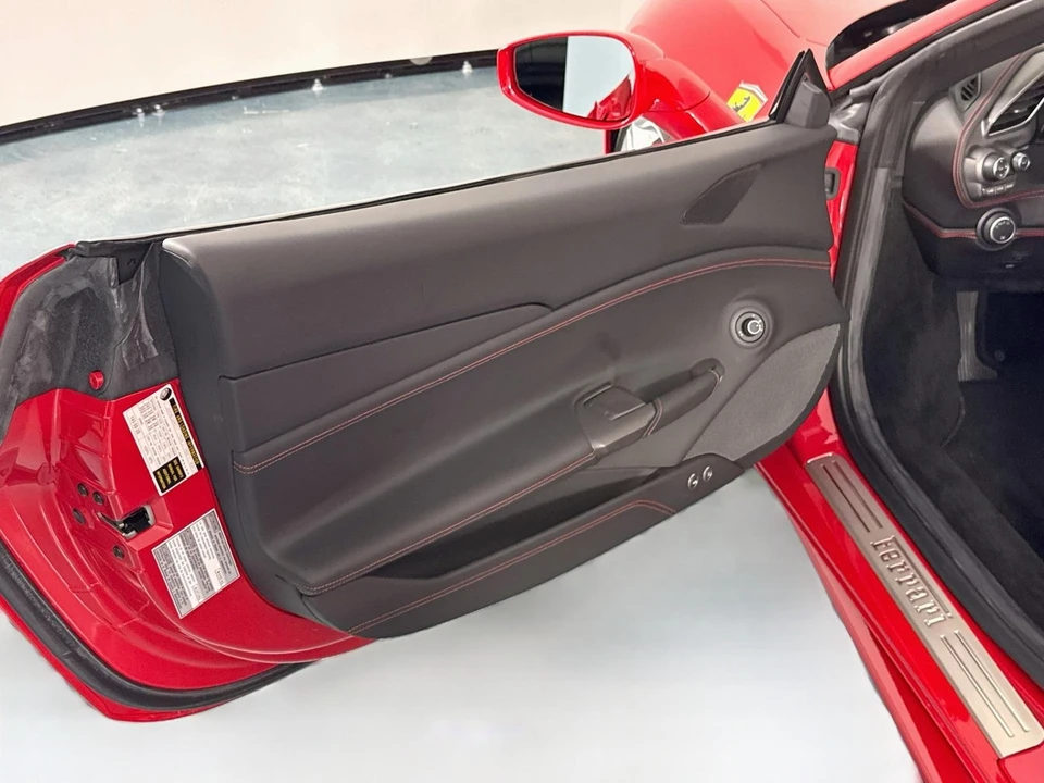 2019 Ferrari 488 - Image 19 of 31