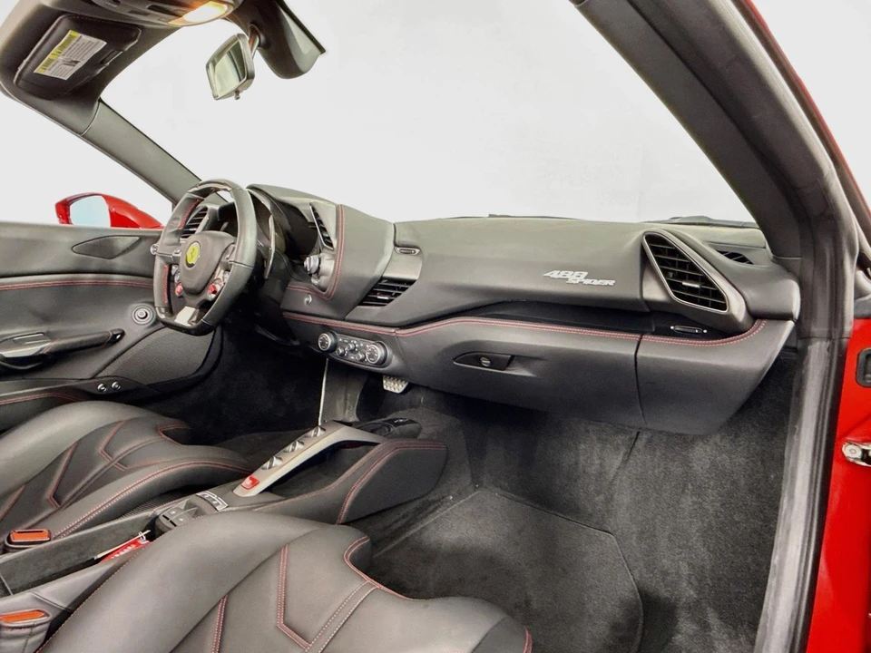 2019 Ferrari 488 - Image 25 of 31