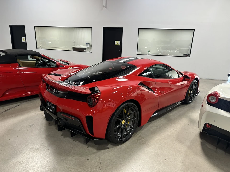2019 Ferrari 488 - Image 4 of 5
