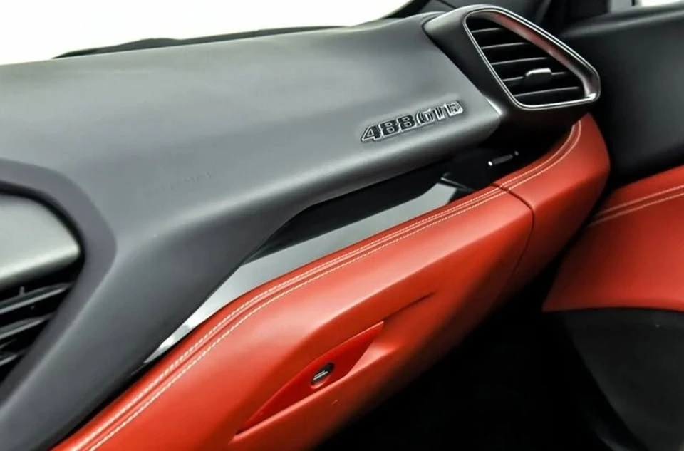2019 Ferrari 488 GTB - Image 12 of 17