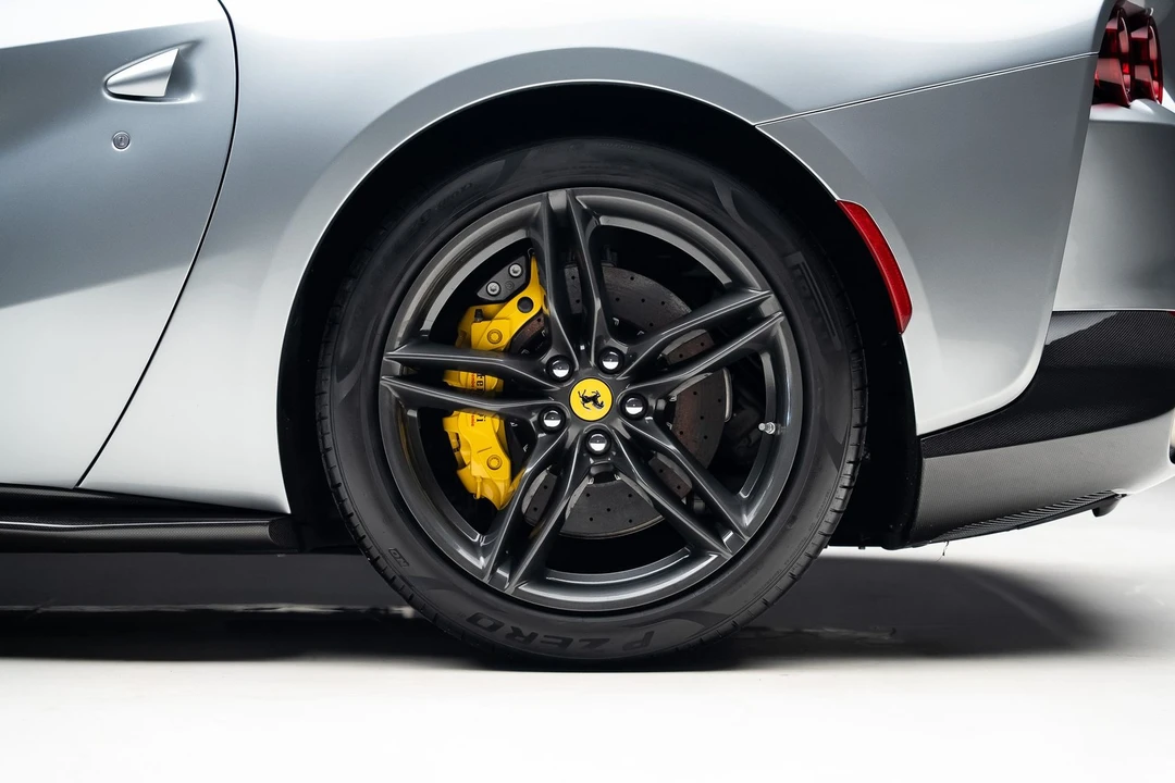 2019 Ferrari 812 Superfast - Image 25 of 31
