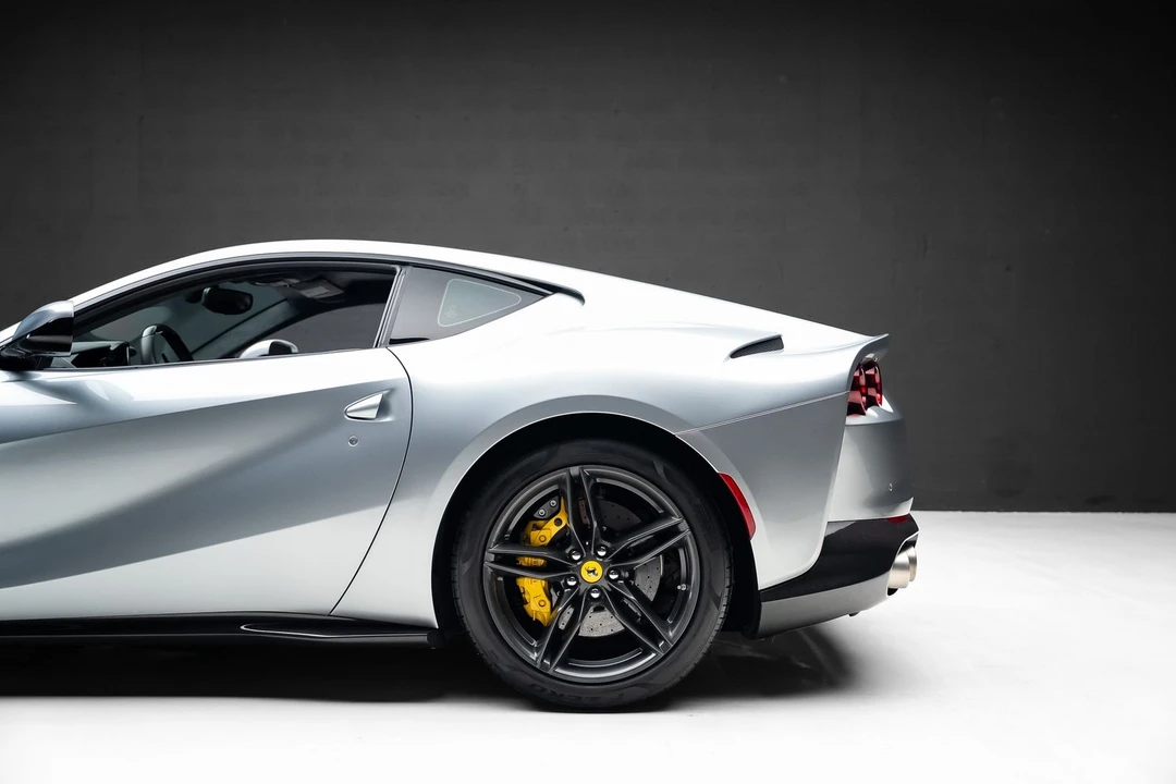 2019 Ferrari 812 Superfast - Image 24 of 31