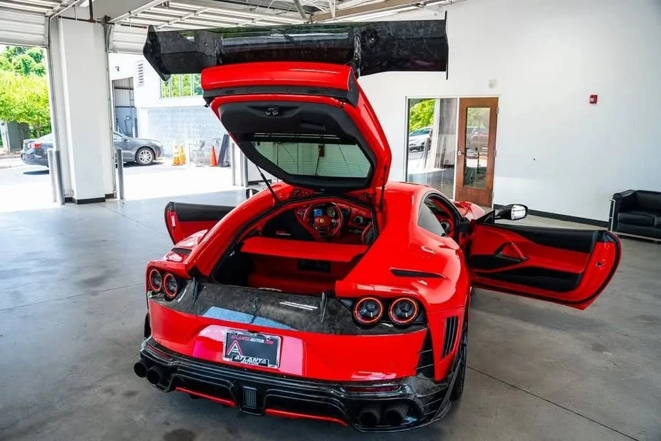 2019 Ferrari 812 Superfast - Image 15 of 17
