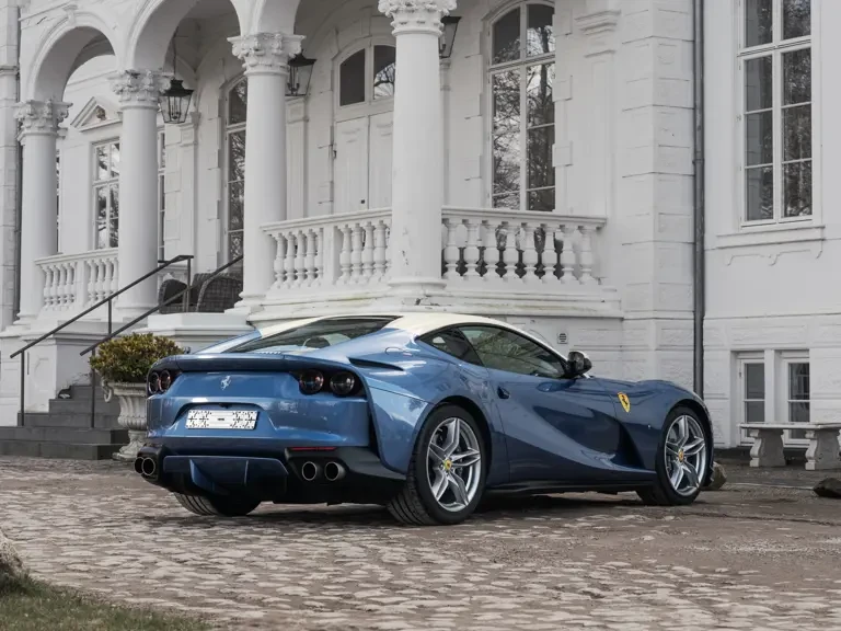 2019 Ferrari 812 Superfast - Image 3 of 31
