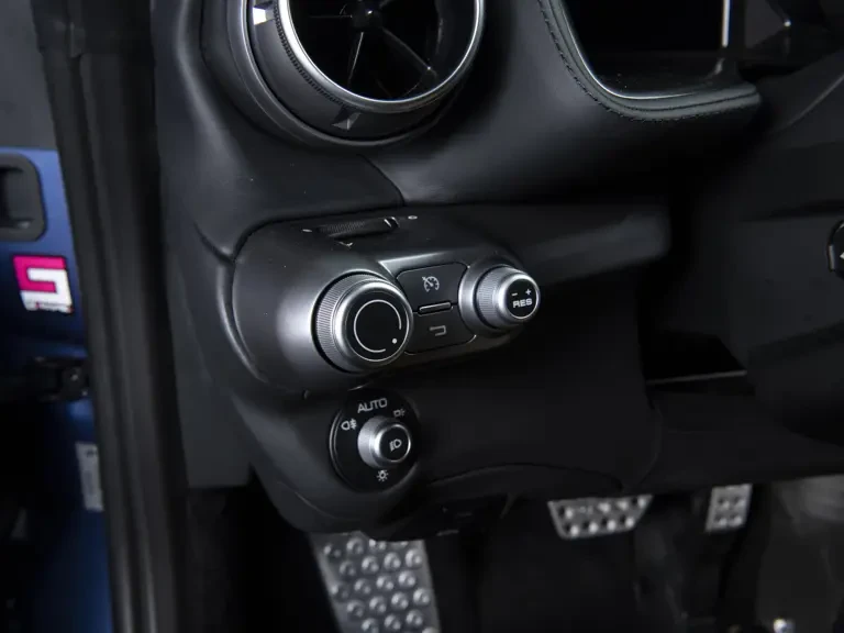 2019 Ferrari 812 Superfast - Image 18 of 31