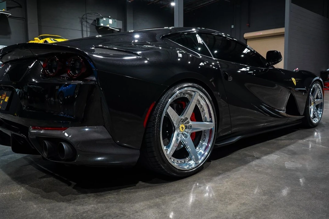 2019 Ferrari 812 Superfast - Image 25 of 31