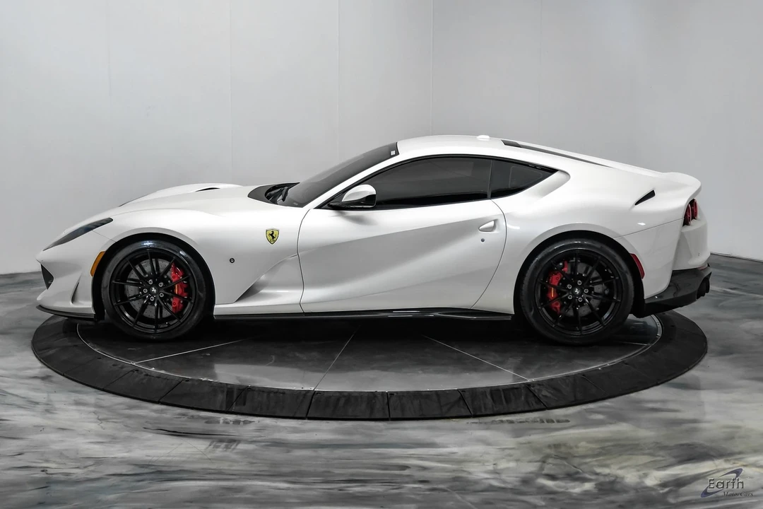 2019 Ferrari 812 Superfast - Image 9 of 31