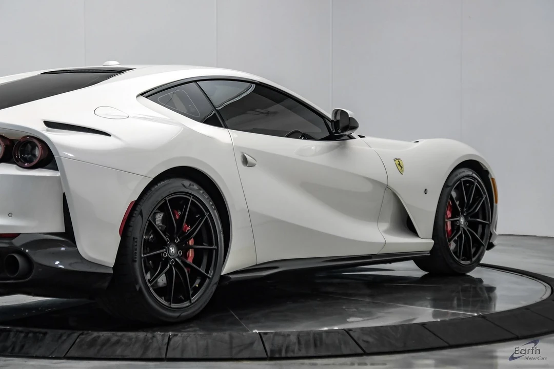 2019 Ferrari 812 Superfast - Image 23 of 31