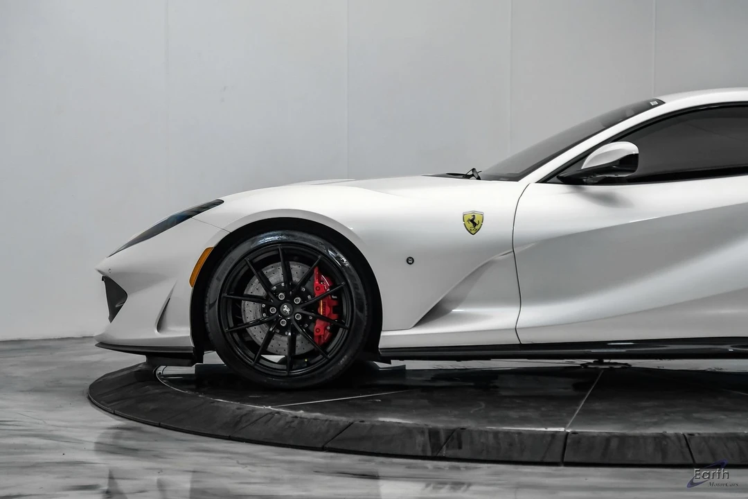 2019 Ferrari 812 Superfast - Image 10 of 31