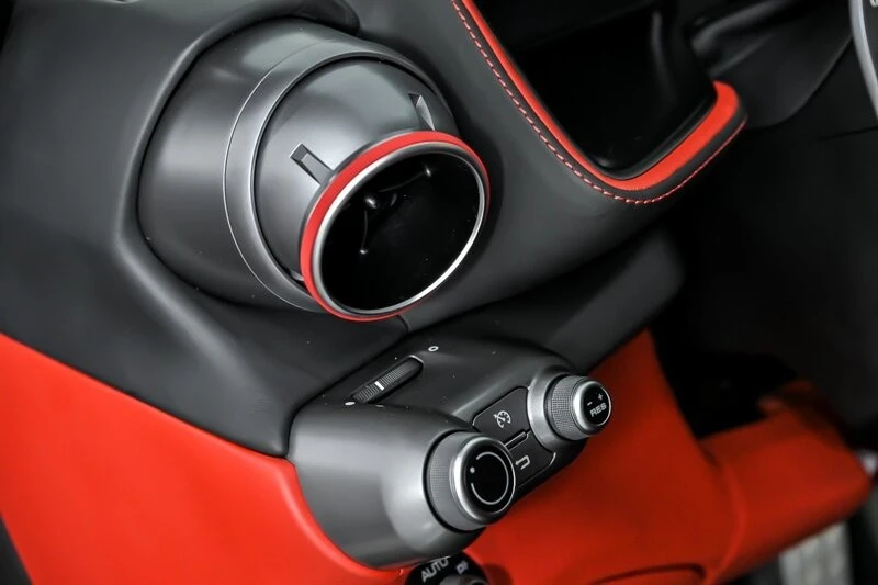 2019 Ferrari 812 Superfast - Image 29 of 31