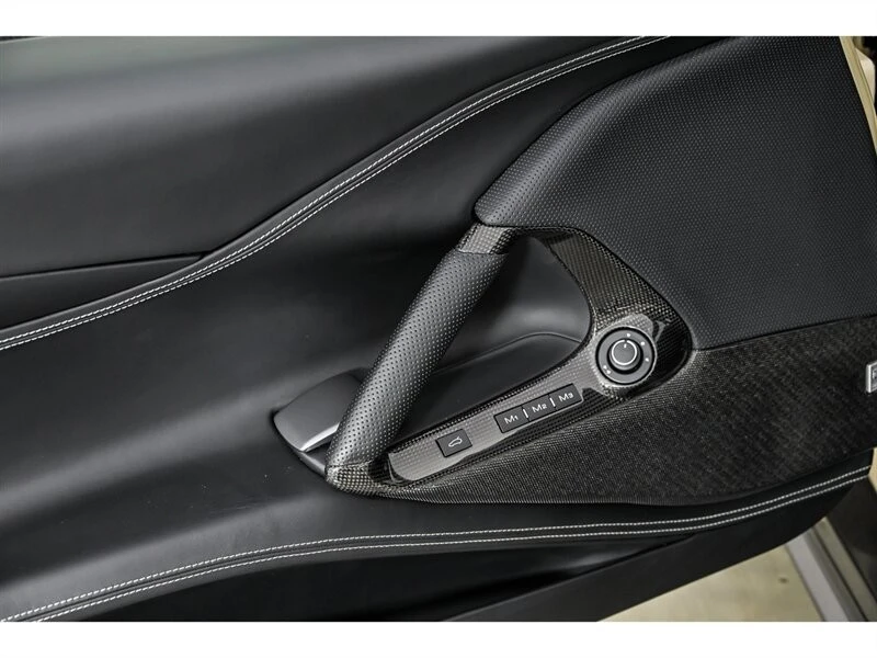 2019 Ferrari 812 Superfast - Image 17 of 31