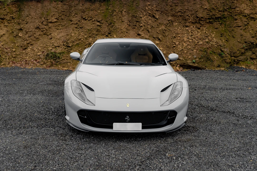 2019 Ferrari 812 Superfast - Image 10 of 31