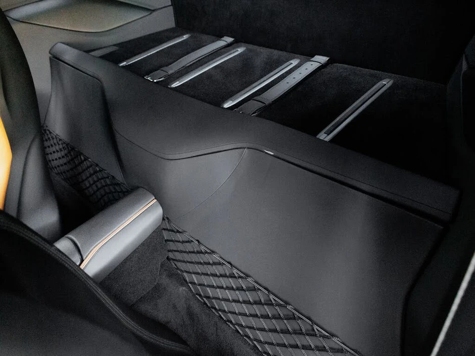 2019 Ferrari 812 Superfast - Image 29 of 31