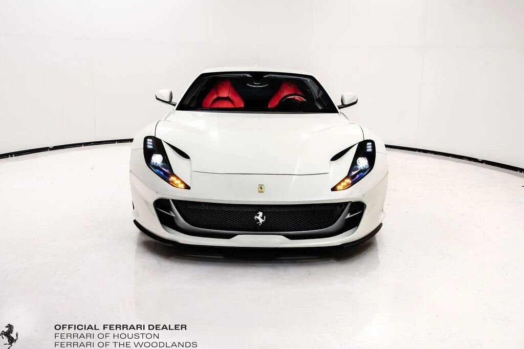 2019 Ferrari 812 Superfast - Image 9 of 31