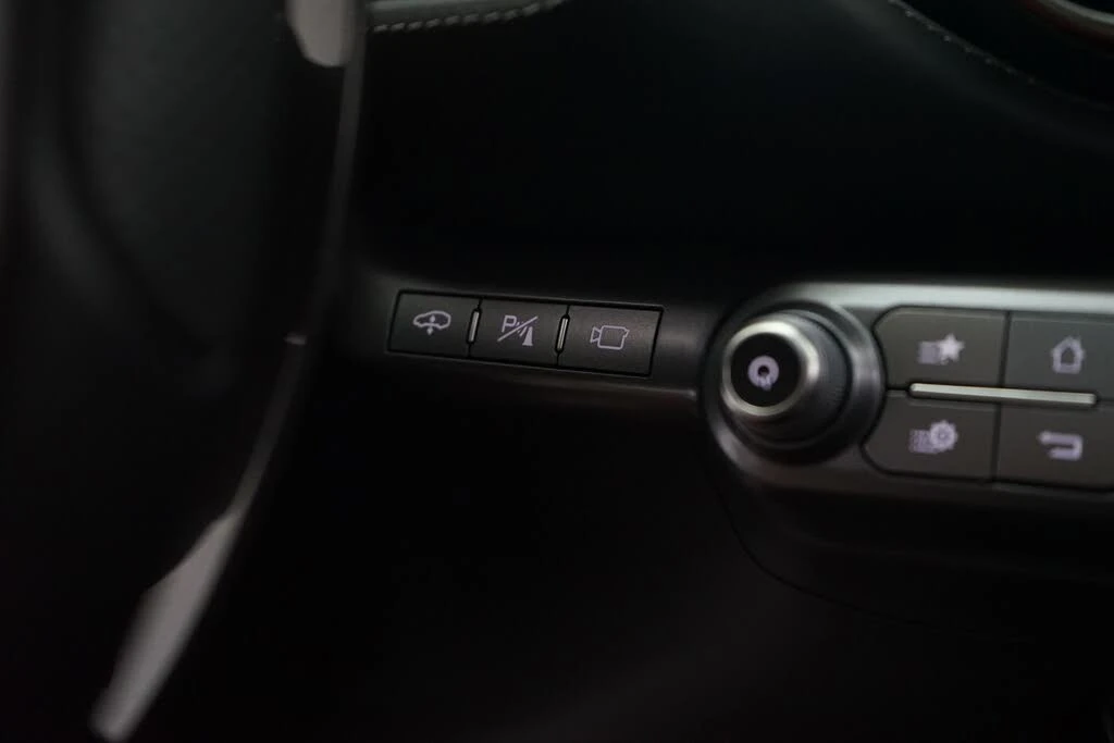 2019 Ferrari 812 Superfast - Image 16 of 31