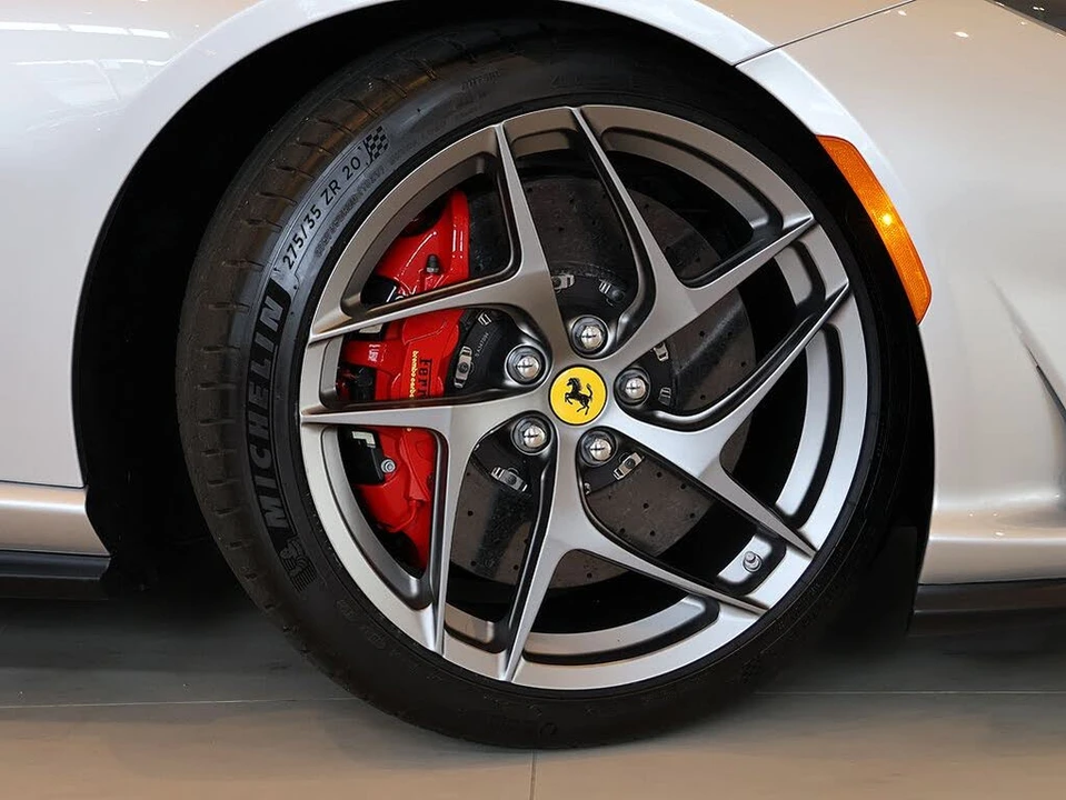 2019 Ferrari 812 Superfast - Image 9 of 31