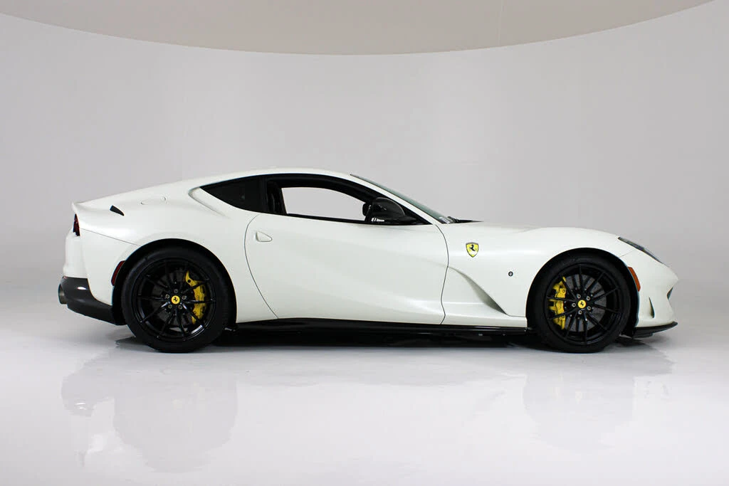 2019 Ferrari 812 Superfast - Image 9 of 31