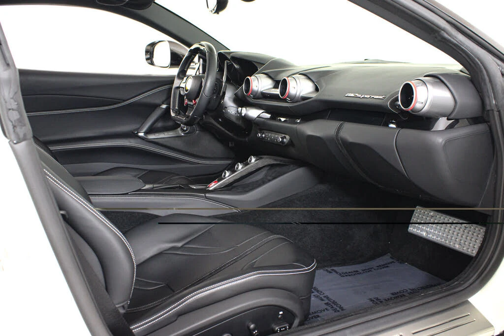 2019 Ferrari 812 Superfast - Image 25 of 31