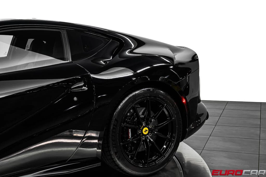 2019 Ferrari 812 Superfast - Image 15 of 31