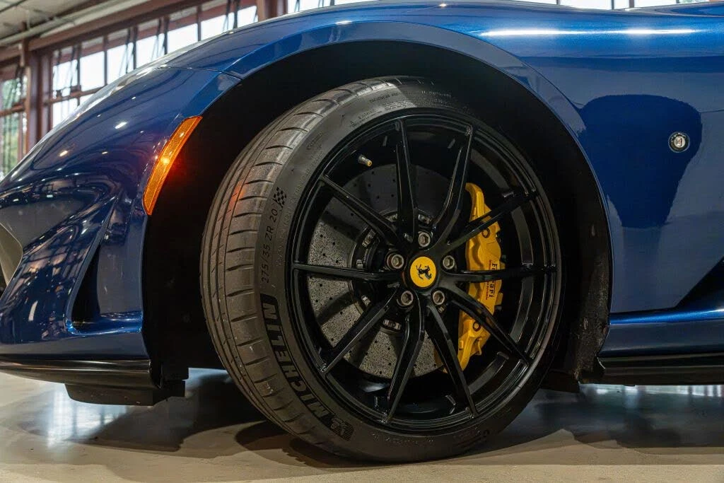 2019 Ferrari 812 Superfast - Image 15 of 31