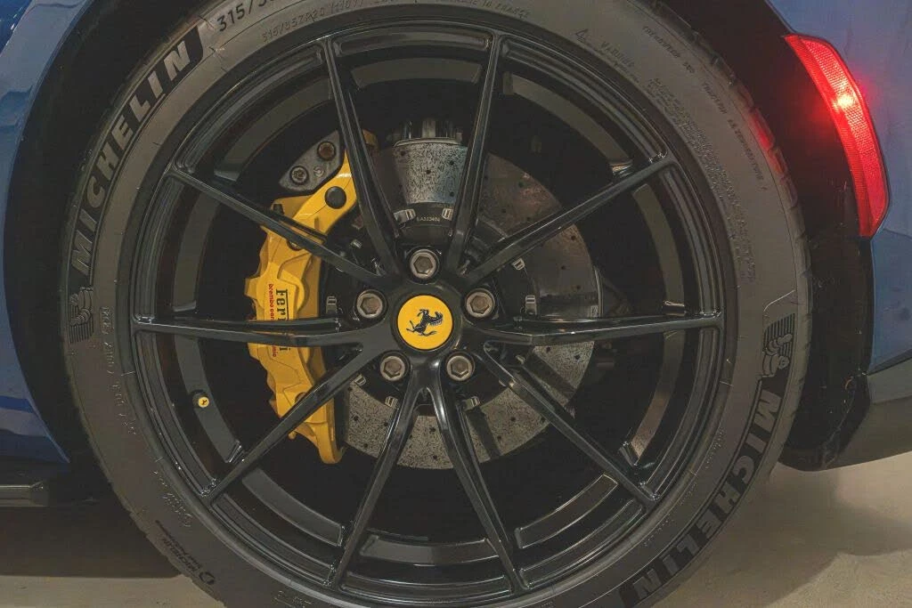 2019 Ferrari 812 Superfast - Image 10 of 31