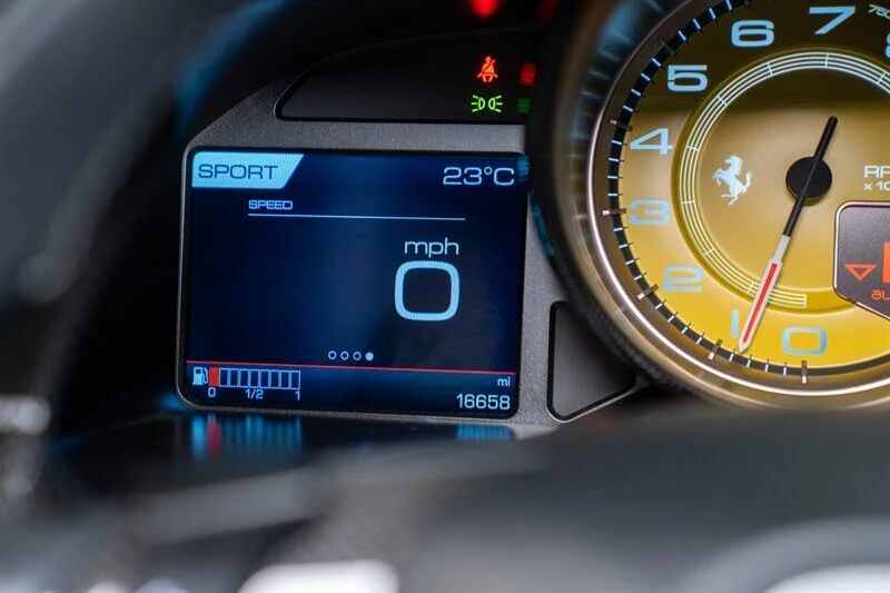 2019 Ferrari 812 Superfast - Image 25 of 31