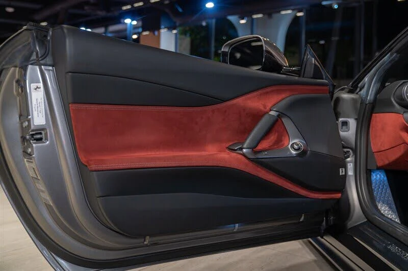 2019 Ferrari 812 Superfast - Image 18 of 31
