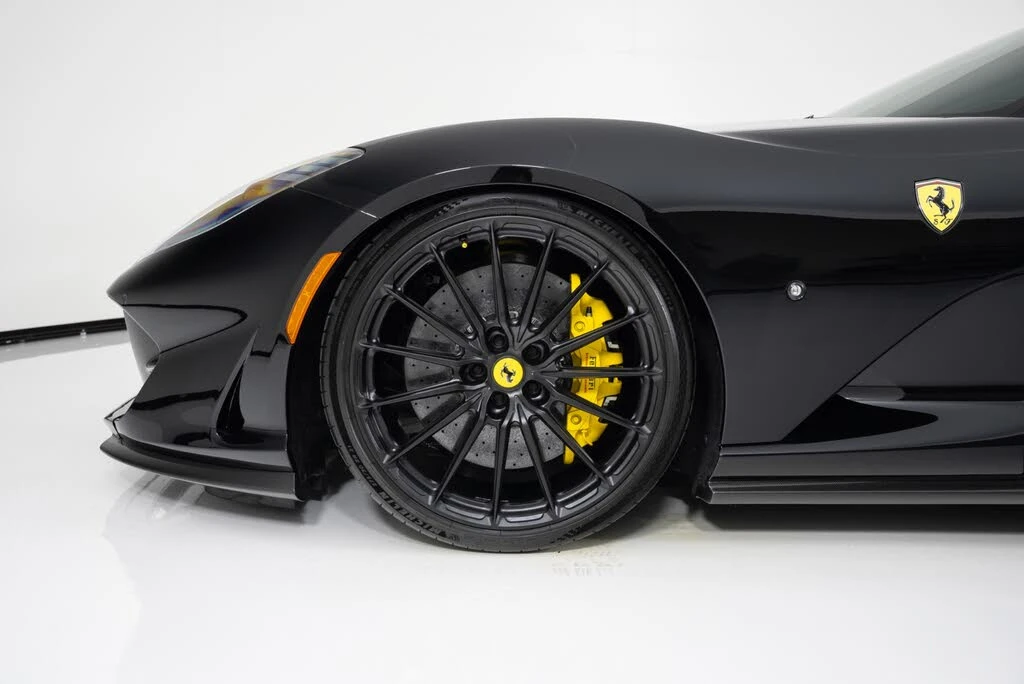 2019 Ferrari 812 Superfast - Image 9 of 31