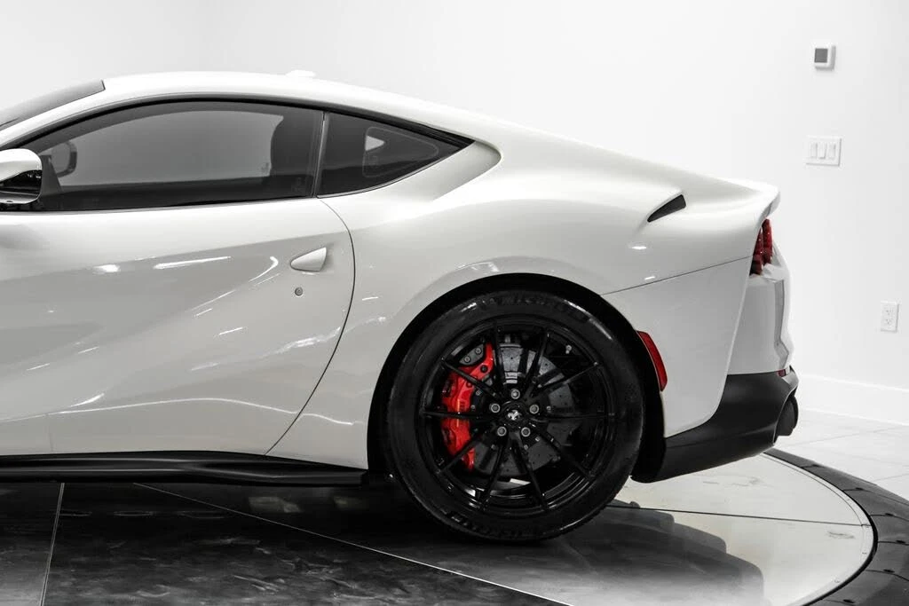 2019 Ferrari 812 Superfast - Image 13 of 31