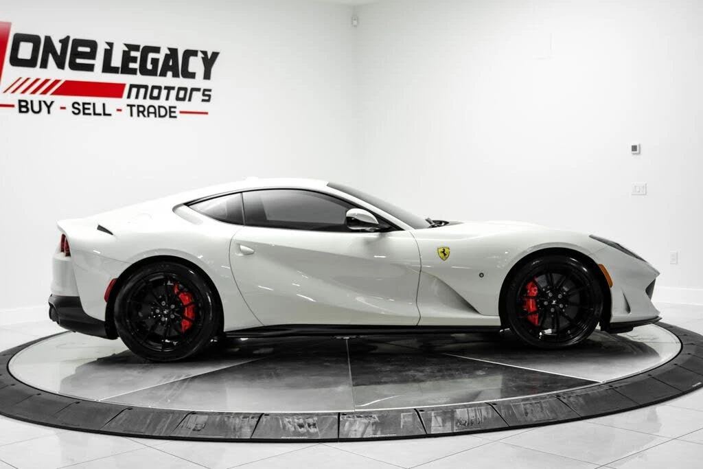 2019 Ferrari 812 Superfast - Image 8 of 31